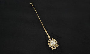 Kundan Tikka 09490 - KRISHNA'S SWETA JEWELLERY