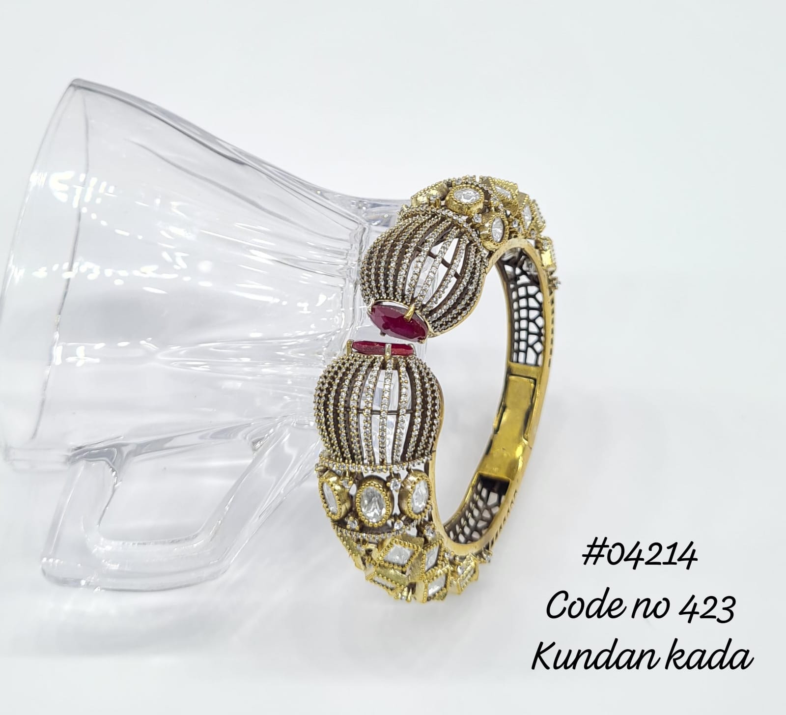 Menara Victorian Kada 04214 - KRISHNA'S SWETA JEWELLERY