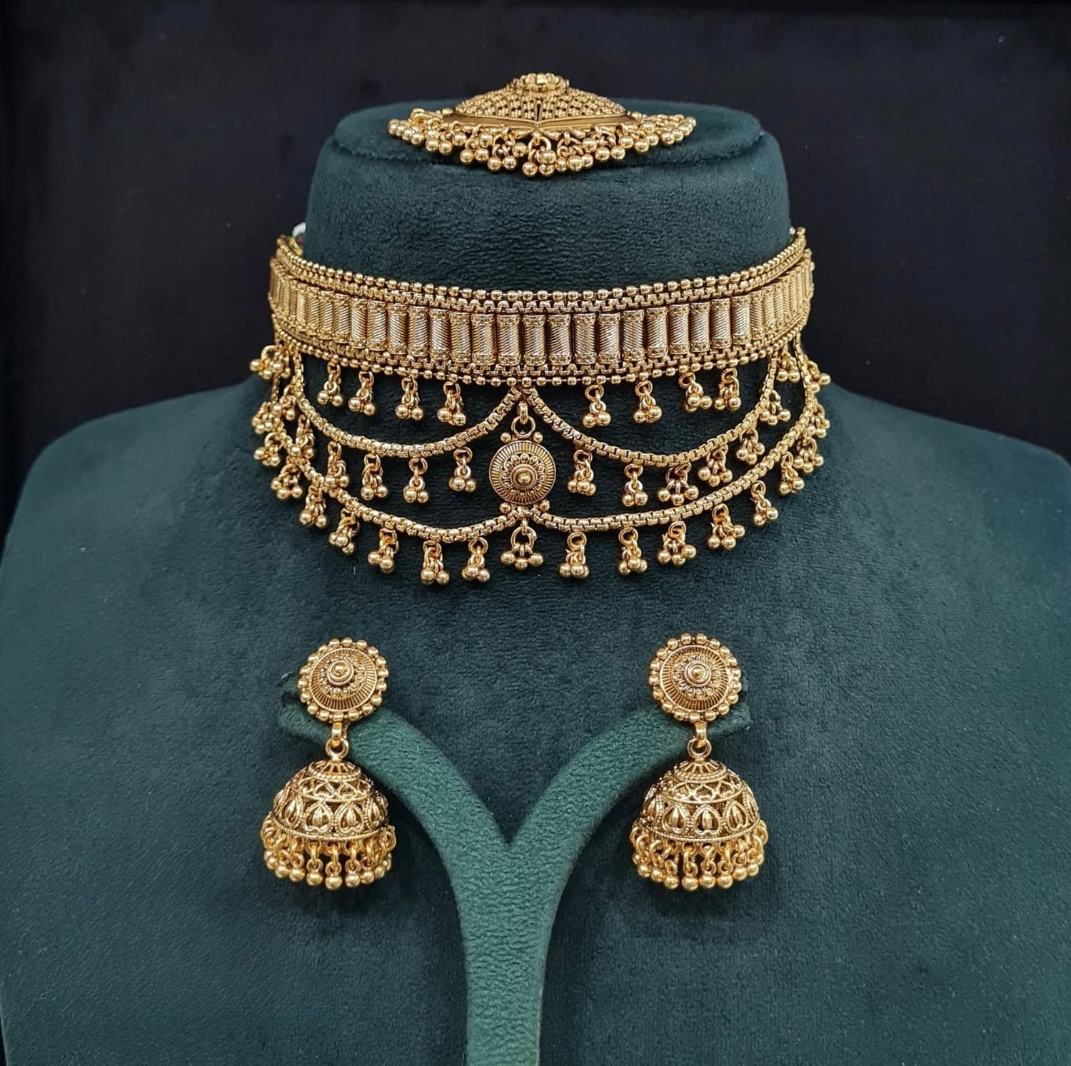 Premium Traditional Gold-Plated Choker Set 09619 - KRISHNA'S SWETA JEWELLERY