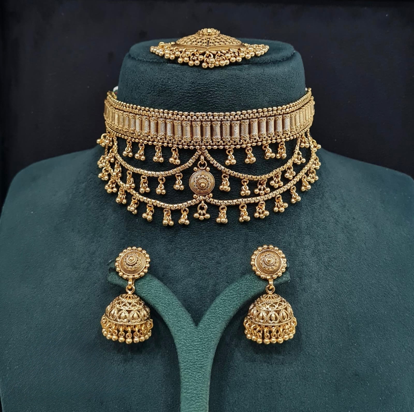 Premium Traditional Gold-Plated Choker Set 09619 - KRISHNA'S SWETA JEWELLERY