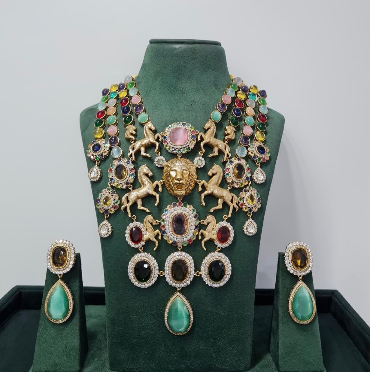 Sabyasachi Bib Necklace 08730 - KRISHNA'S SWETA JEWELLERY