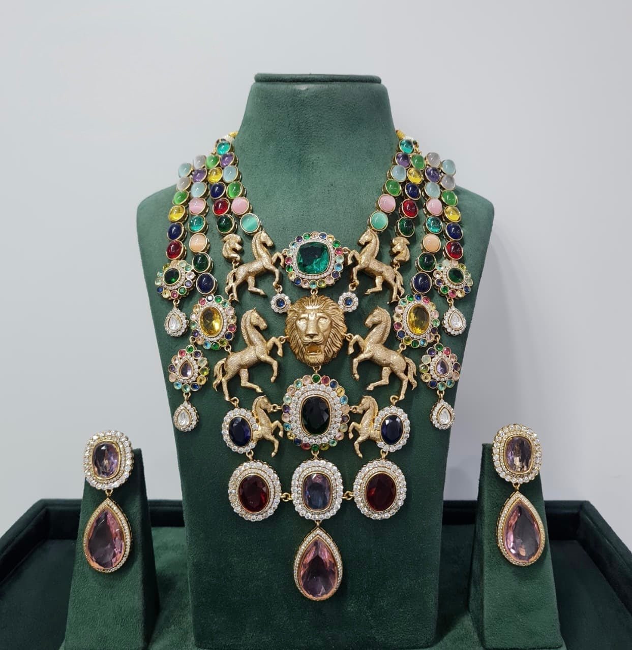 Sabyasachi Bib Necklace 08730 - KRISHNA'S SWETA JEWELLERY