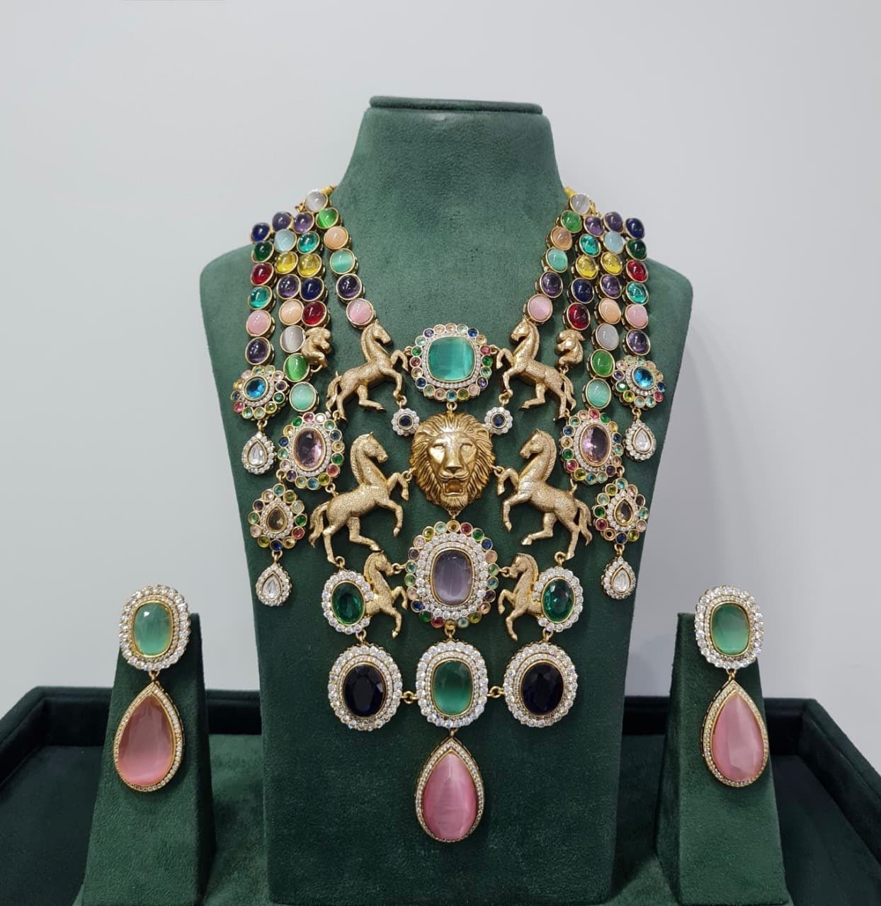 Sabyasachi Bib Necklace 08730 - KRISHNA'S SWETA JEWELLERY