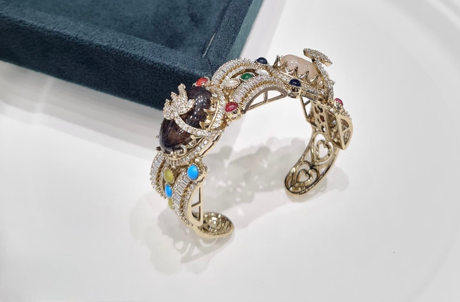 Sabyasachi Kada 07728 - KRISHNA'S SWETA JEWELLERY