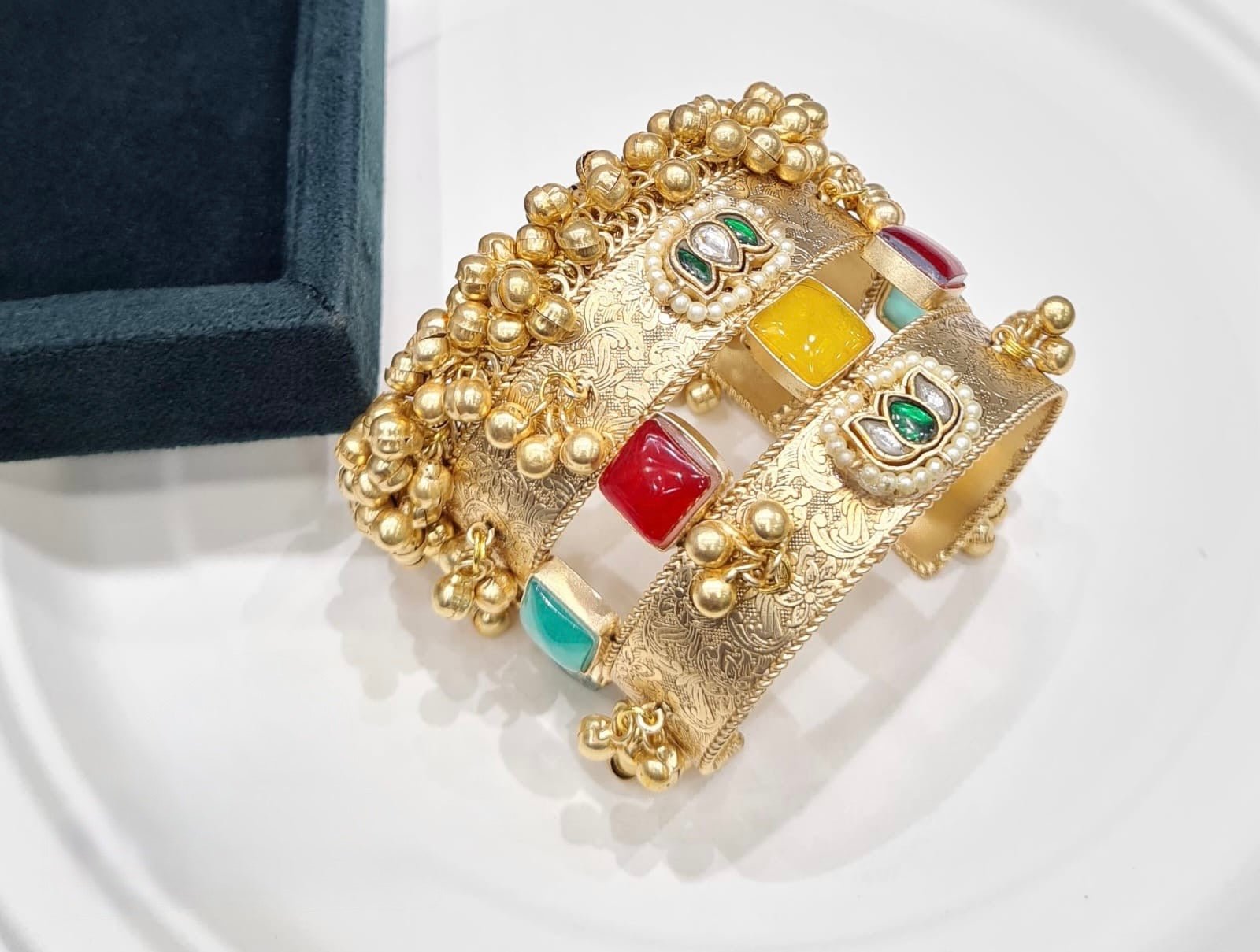 Sabyasachi Kada 07751 - KRISHNA'S SWETA JEWELLERY