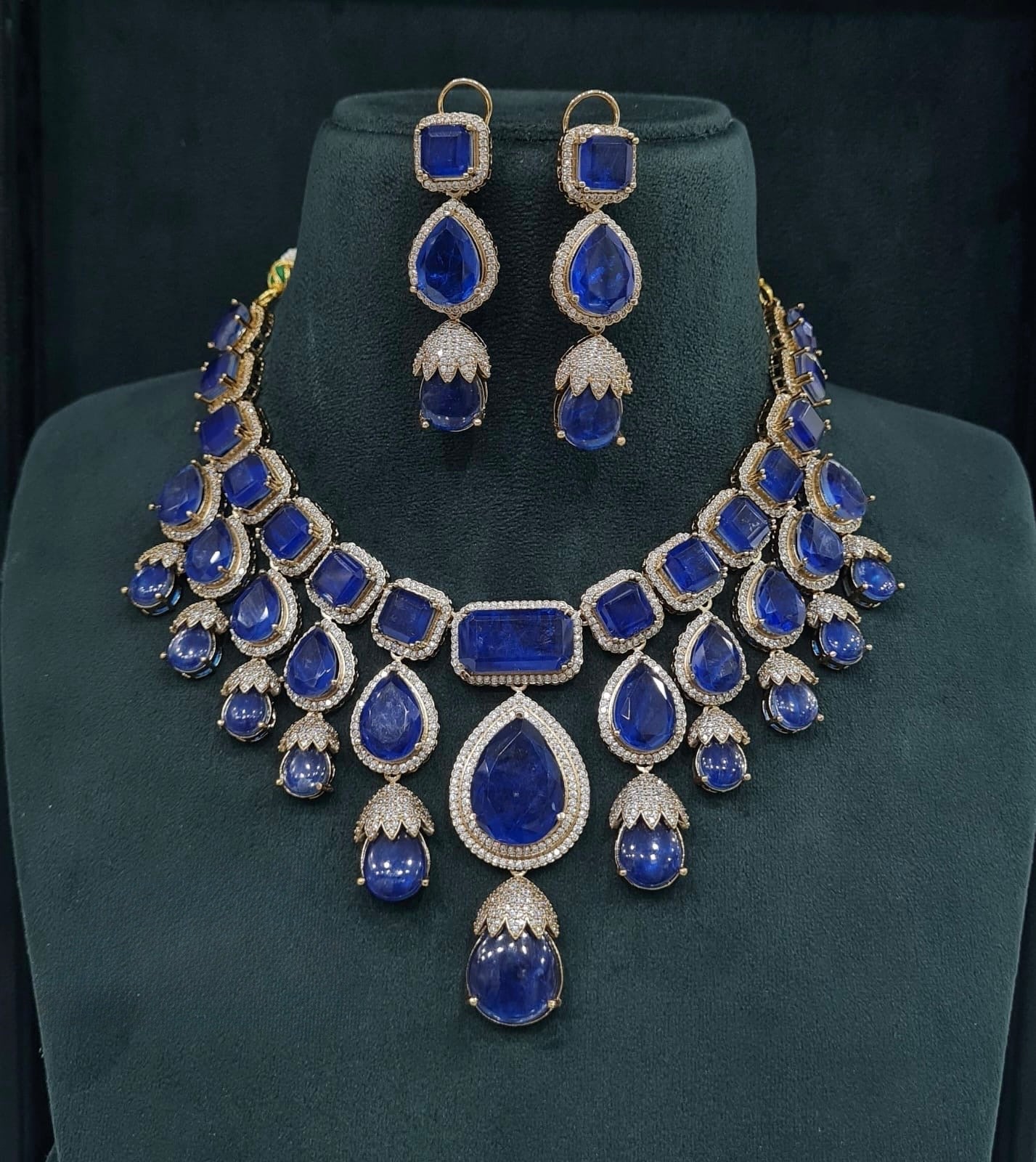 Sabyasachi Necklace 05505 - KRISHNA'S SWETA JEWELLERY