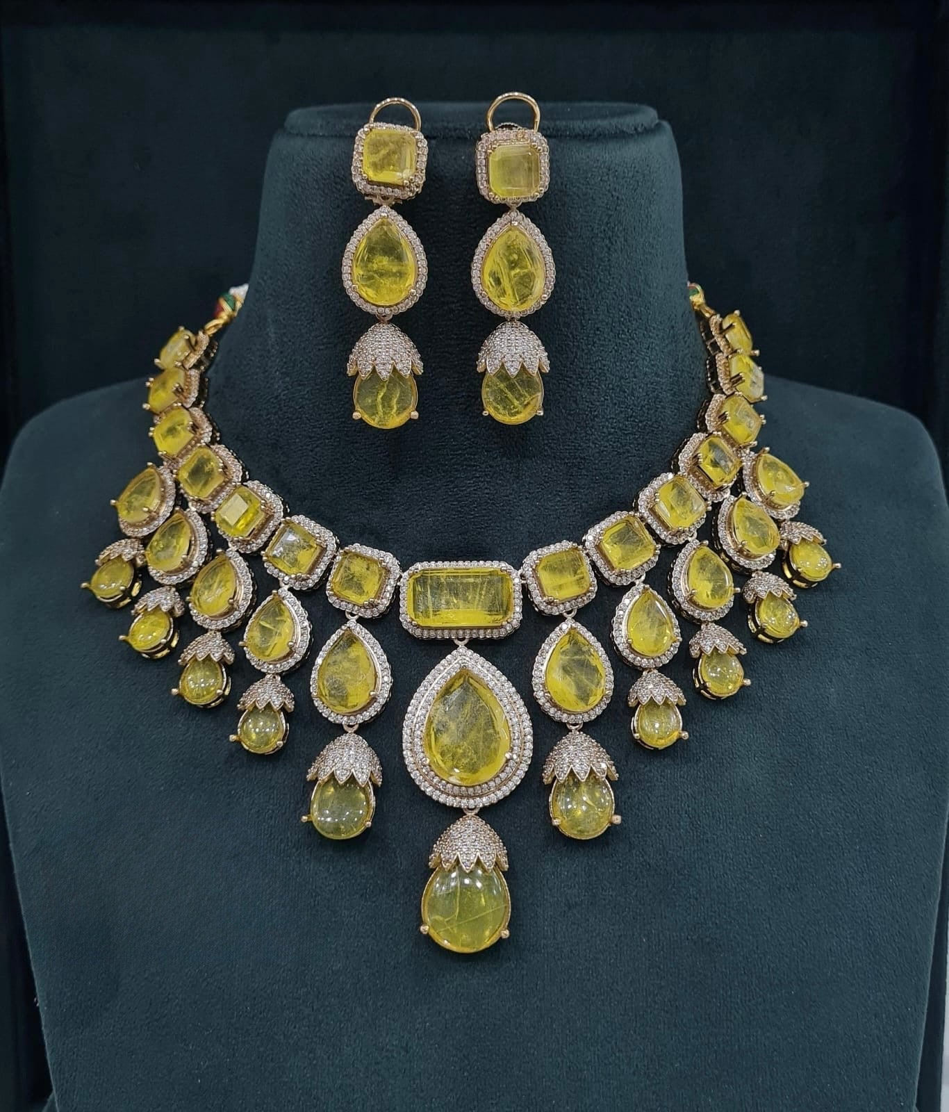 Sabyasachi Necklace 05505 - KRISHNA'S SWETA JEWELLERY