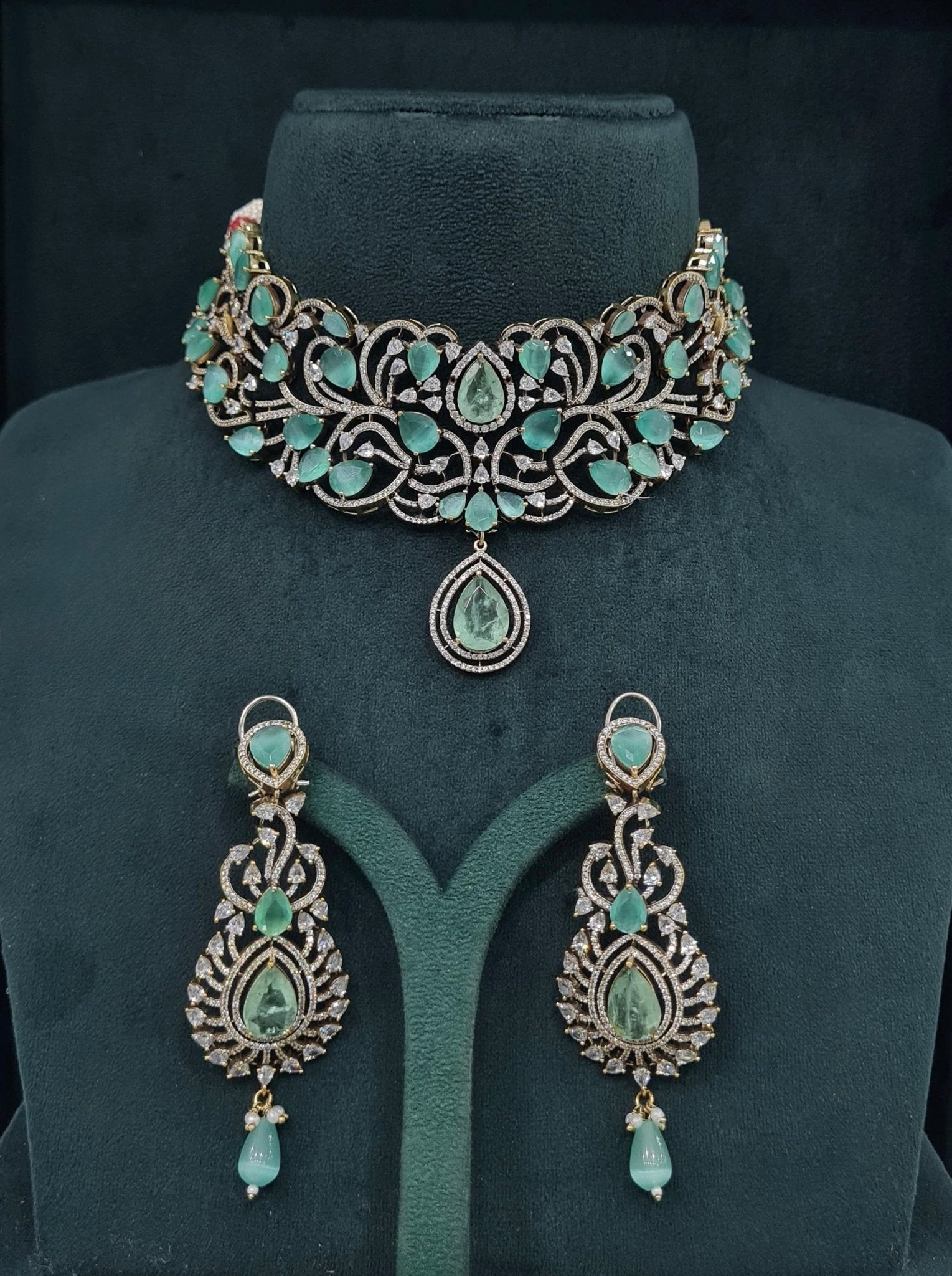 Victorian Choker 05750 - KRISHNA'S SWETA JEWELLERY