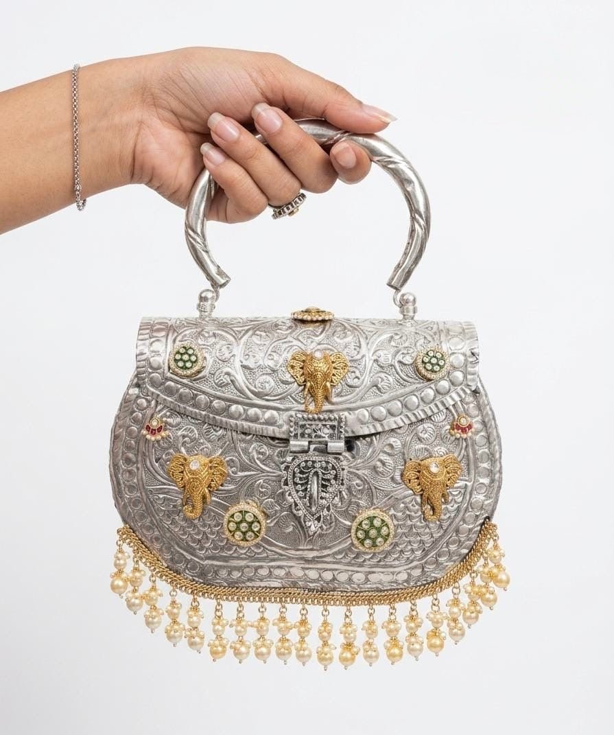 Victorian Clutch 09540 - KRISHNA'S SWETA JEWELLERY